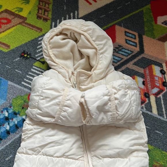 Baby gap snow suit - Picture 3 of 4